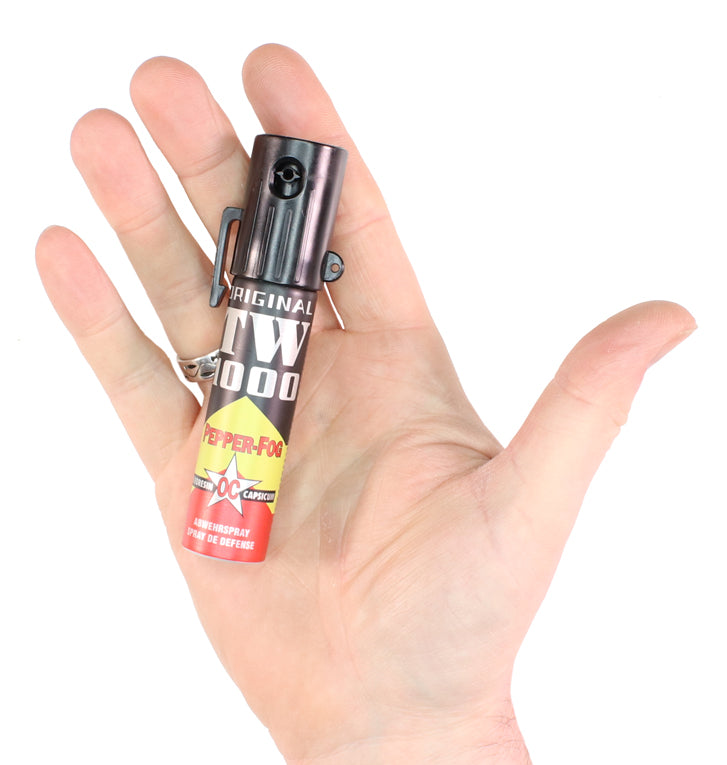 TW1000 Pfefferspray Lady in der hand