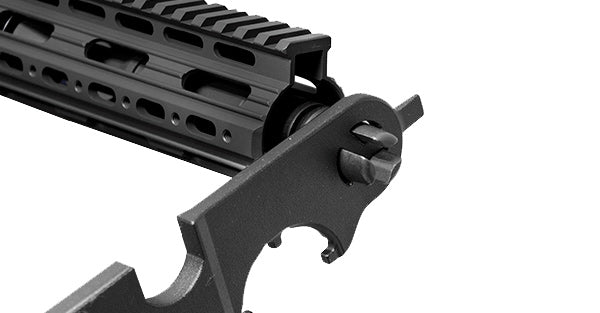 UTG AR15 Multi Function Combo Wrench - AR15 Werkzeug 